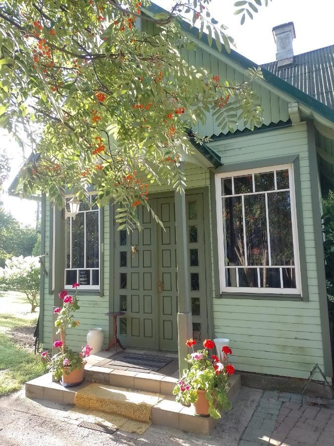 House, Garden & Sauna. Free Parking. Train Stop-200 M. Sea-1 Km. Jurmala Exterior photo